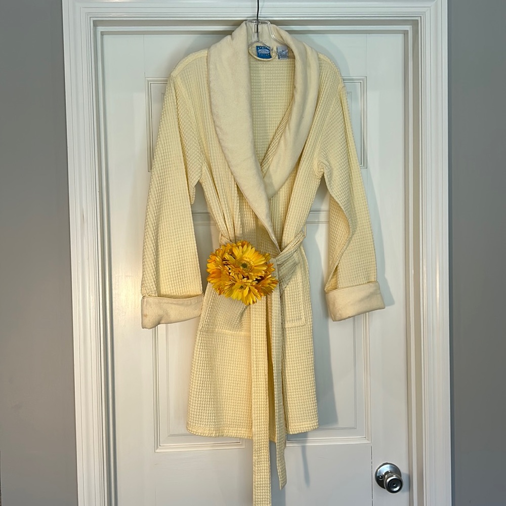 Sonoma women’s size small yellow terry cloth robe